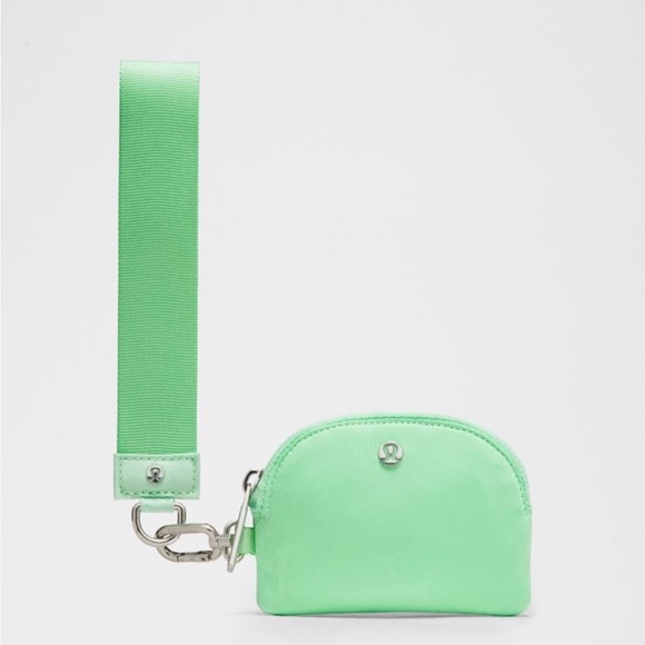 Lululemon - Picture 2 of 5